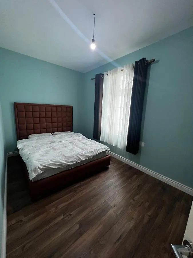 New Apartament Tirana 0*,